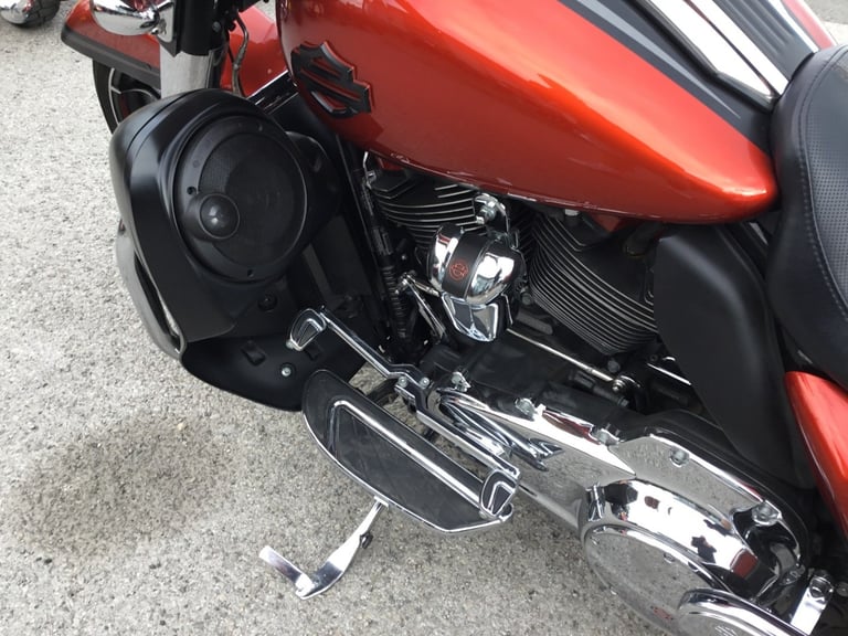 2018 Harley-Davidson CVO STREET GLIDE FLHXSE Two-Tone (15MY) Custom Cruiser PETROL Manual