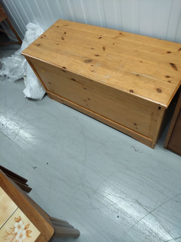 image for Pine blanket box /toy box 