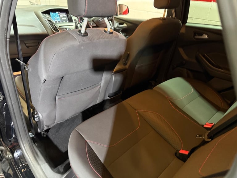 2017 Ford Focus 1.0T EcoBoost ST-Line Euro 6 (s/s) 5dr ESTATE Petrol Manual