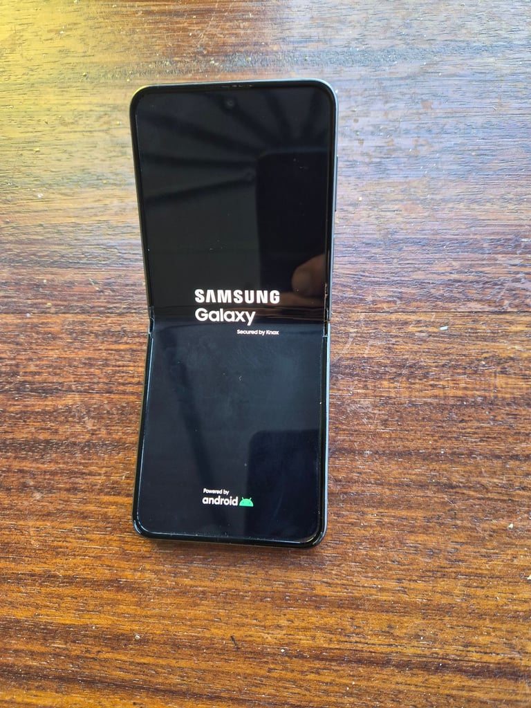 image for Samsung Galaxy flip 5 