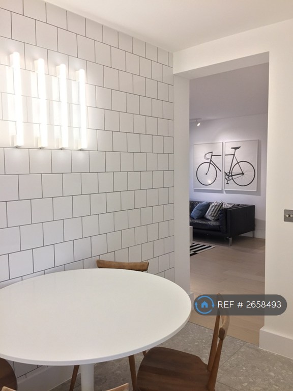 3 bedroom flat in Manning House, London, W11 (3 bed) (#2658493)