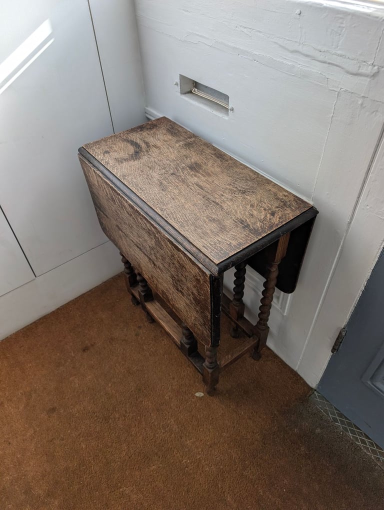 Small fold out table 