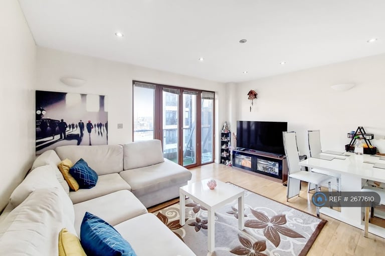 2 bedroom flat in Ilford Hill, Ilford, IG1 (2 bed) (#2677610)