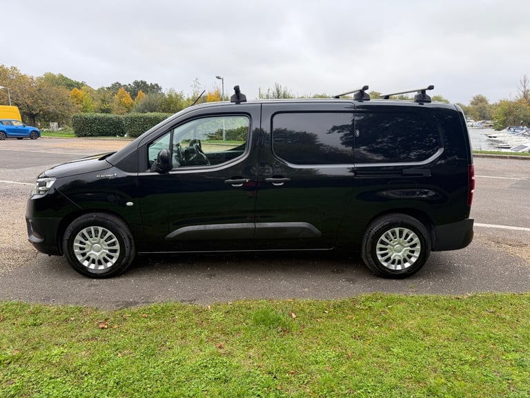 22 TOYOTA PROACE CITY ICON 50KWH AUTO APPLE CAR PLAY LWB ELECTRIC APPLE 