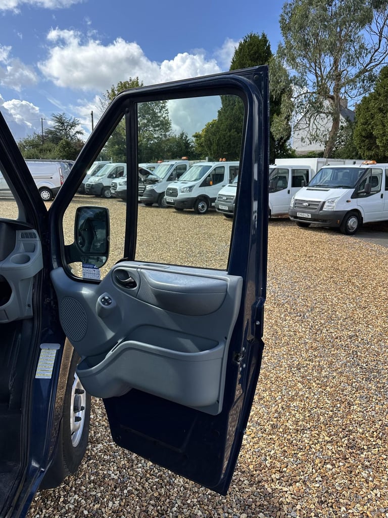 2013 Ford Transit 2.2 TDCi 350 Panel Van 3dr Diesel Manual FWD L2 H3 (209 g/km, 123 bhp) Panel Va...