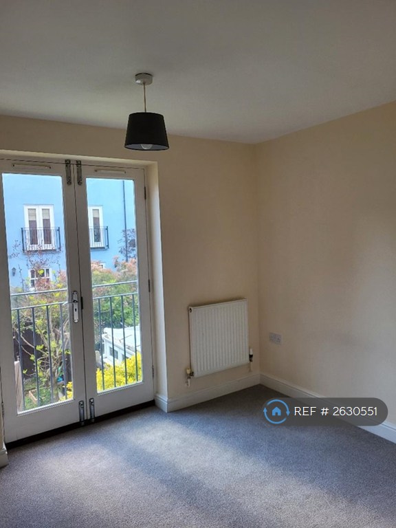 2 bedroom flat in Gainsborough Court, Sudbury, CO10 (2 bed) (#2630551)