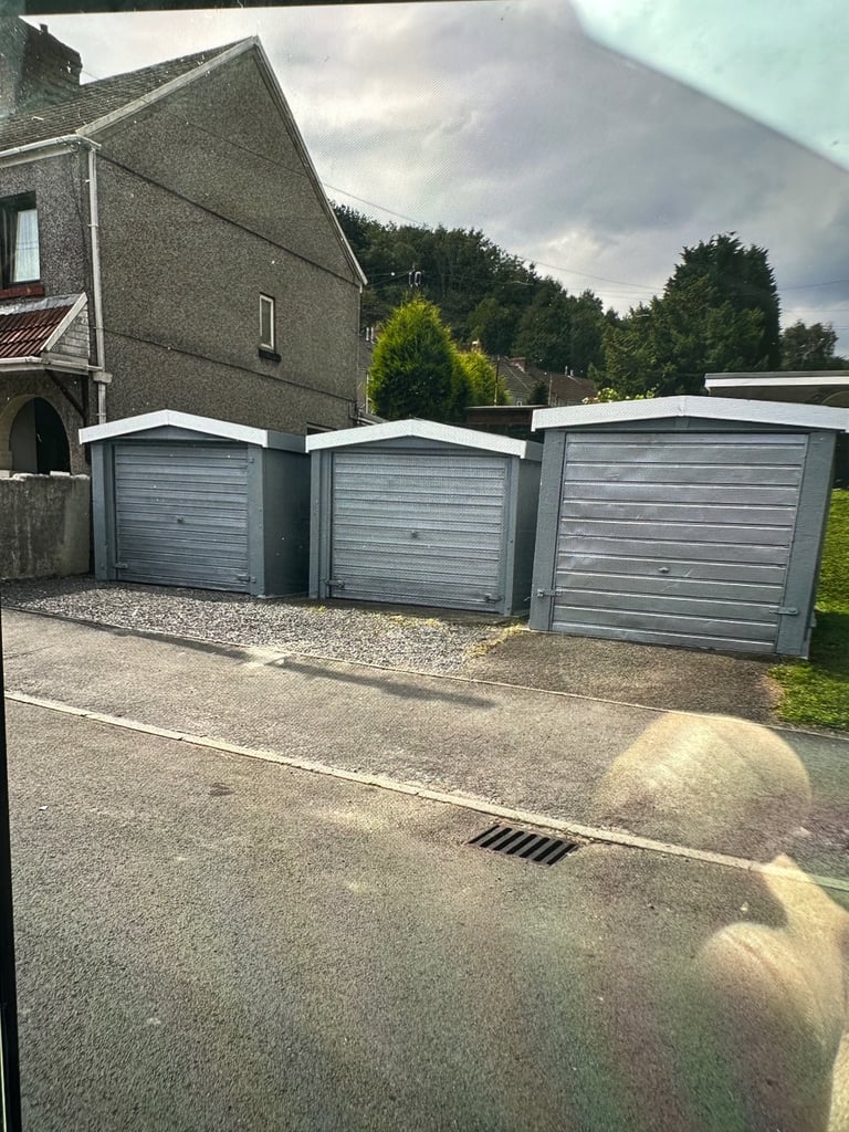 Swansea Central Garage For Rent 