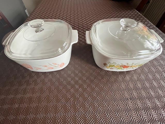 2 x CLASSIC CORNINGWARE COOKWARE 3 LITRE CASSEROLE - VERY GOOD CONDITION!
