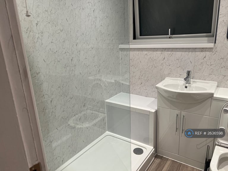 2 bedroom flat in Imogen Court, Salford, M5 (2 bed) (#2636598)