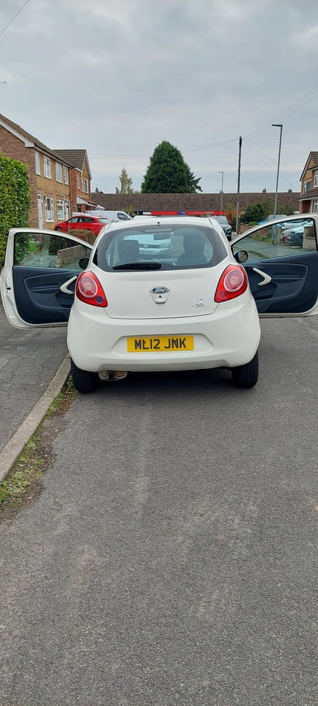 Ford, KA, Hatchback, 2012, Manual, 1242 (cc), 3 doors