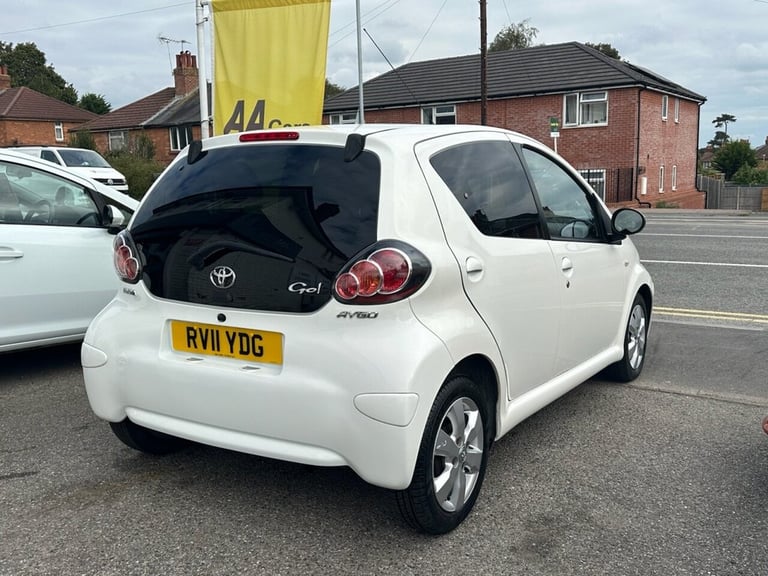 2011 Toyota AYGO 1.0 VVT-i Go Hatchback 5dr Petrol Manual Euro 5 (67 ps) Hatchback Petrol Manual