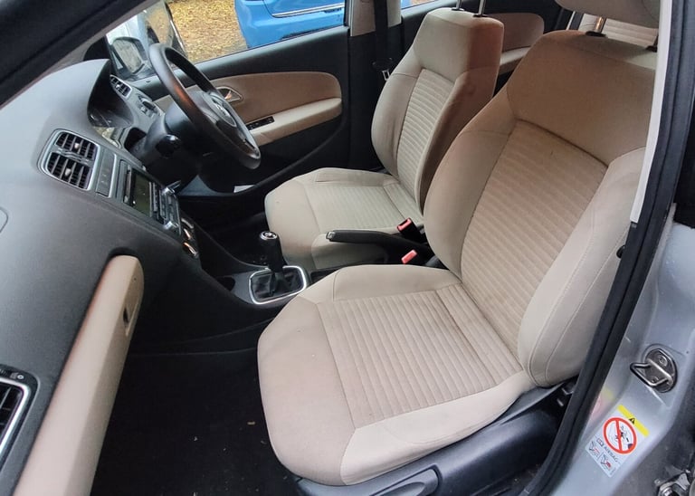 2010 Volkswagen Polo 1.4 SE 5dr HATCHBACK Petrol Manual