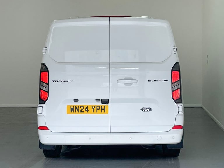 2024 Ford Transit Custom 300 Limited L2 H1 LWB 2.0 EcoBlue 136ps Panel Van Diesel Manual