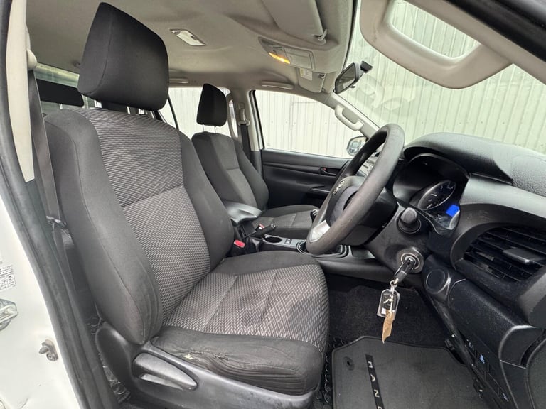 2019 Toyota Hilux Active D/Cab Pick Up 2.4 D-4D PICK UP DIESEL Manual