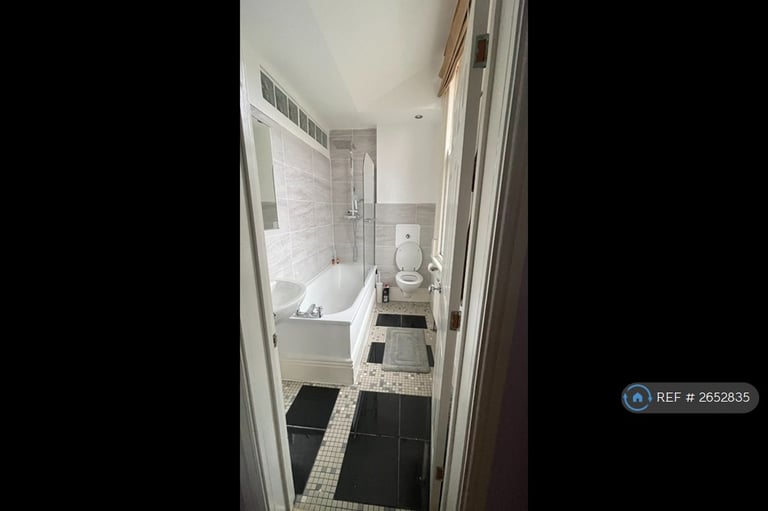 2 bedroom flat in Hyde Terrace, Leeds, LS2 (2 bed) (#2652835)