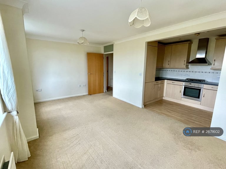 2 bedroom flat in College Heights, Maidstone, ME15 (2 bed) (#2671602)