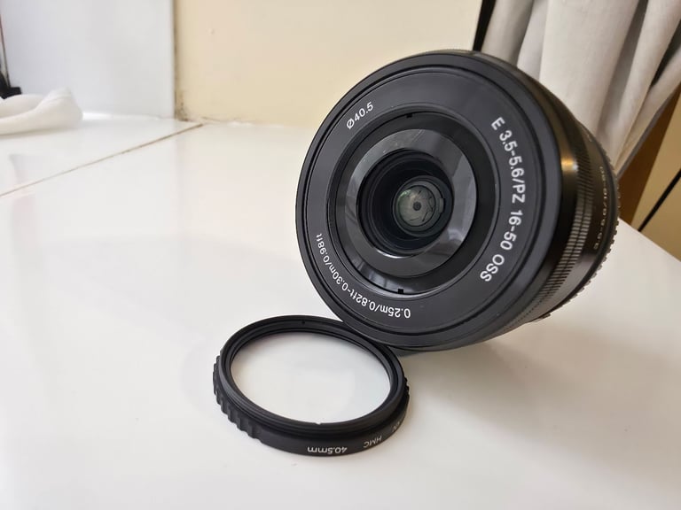 image for Sony 16-50mm f3.5-5.6 IS - Kit lens