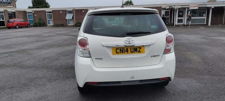Automatic Toyota, VERSO, MPV, 2014, 1798 (cc)