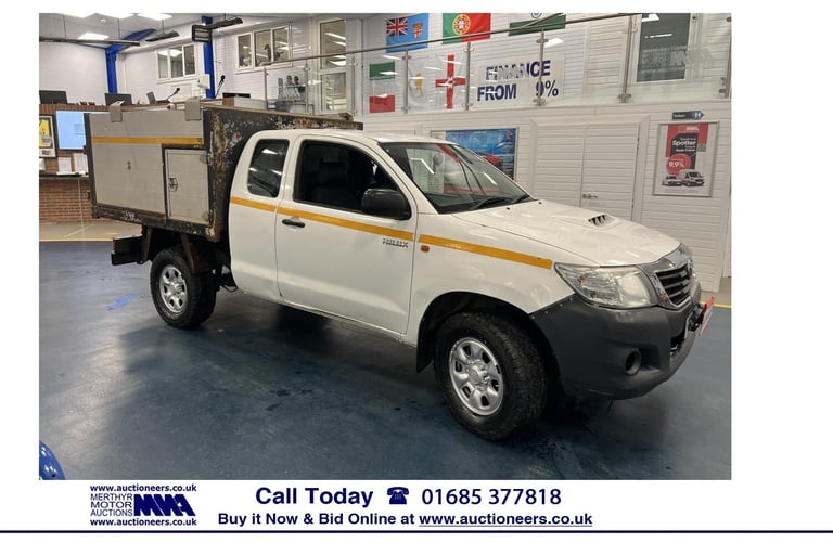 2014 Toyota Hilux HL2 2.5D-4D 144PS 4 SEAT EXTRA CAB 4X4 TIPPER PICK UP Diesel Manual