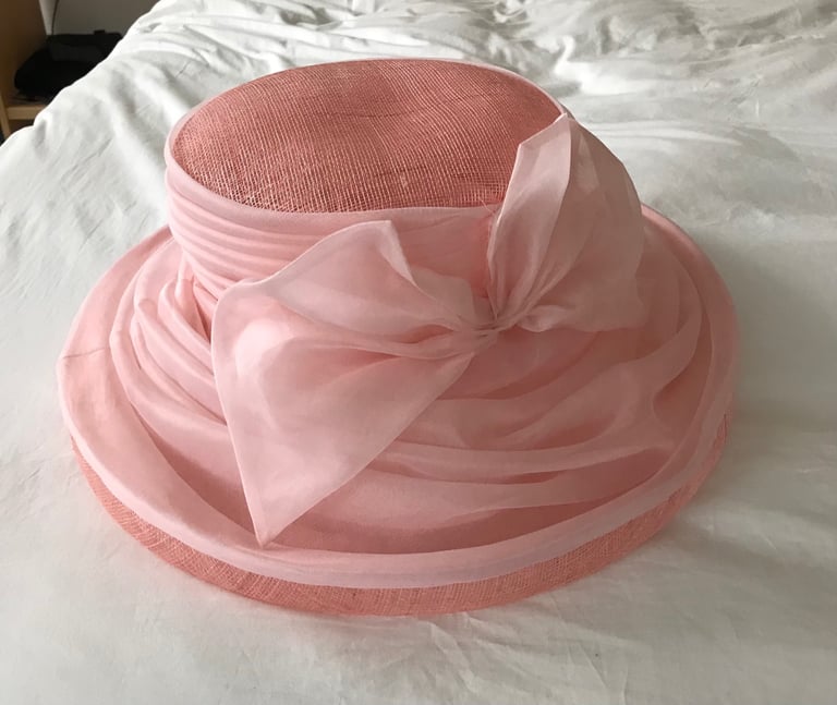 image for Pale Pink Dress Hat, size 55/56. Chiffon detail and bow. Immaculate. Sell £18