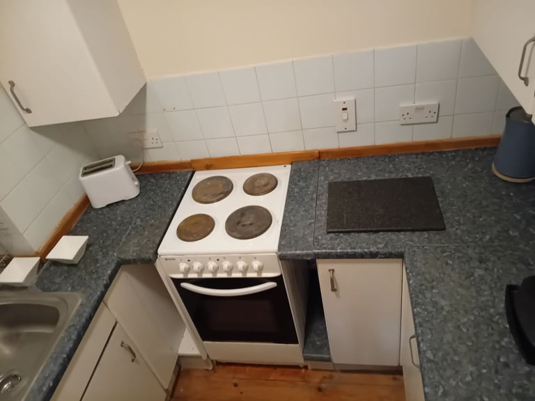 ONE BEDROOM WEST END GLASGOW PARTICK FURNISHED FLAT  £1035 pcm