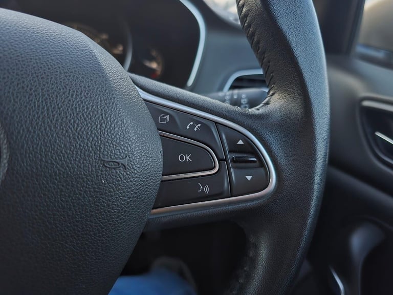 2016 Renault Megane 1.5 dCi Dynamique S Nav EDC Euro 6 5dr Hatchback Diesel Automatic