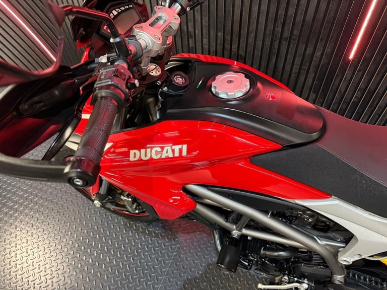 2015 Ducati Hyperstrada 821 821 Euro 3