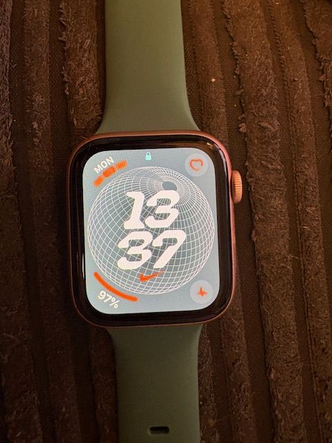 image for Apple Watch Series 4 (GPS) Gold Aluminium, 44mm