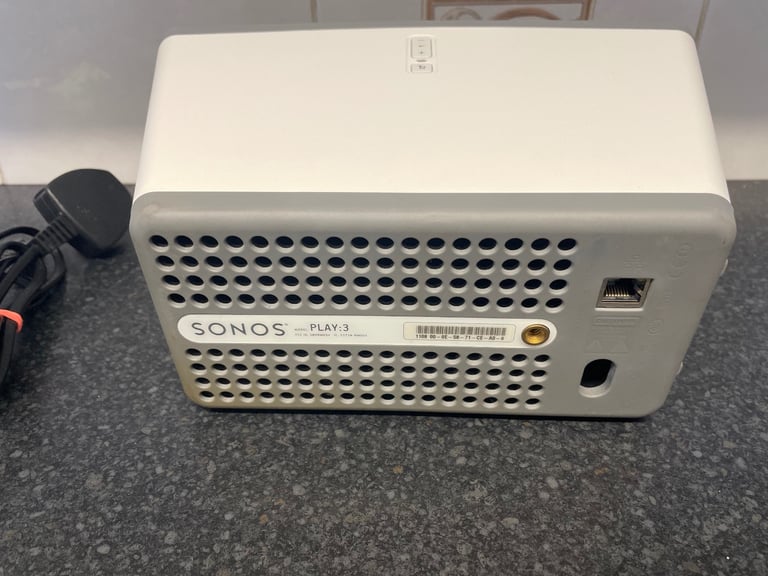 Stereo pair of Sonos play 3