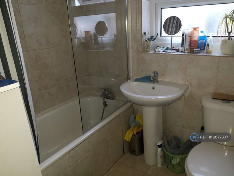 1 bedroom in Edward Road, London, E17 (#2677337)