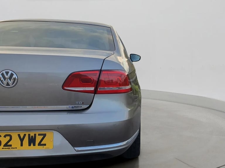 2013 Volkswagen Passat 1.6 TDI Bluemotion Tech Highline 4dr SALOON Diesel Manual
