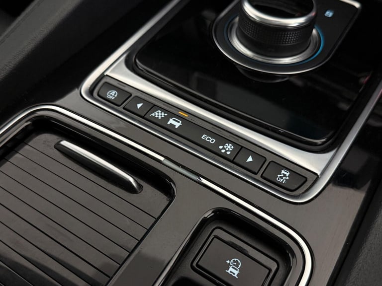 2019 Jaguar F-Pace 2.0 P250i Portfolio Auto AWD Euro 6 (s/s) 5dr ESTATE Petrol Automatic