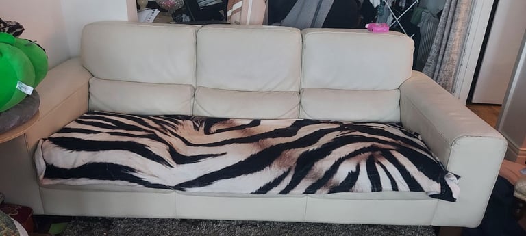  Comfortable 3-Seater Sofa – Free – Solid & Spacious