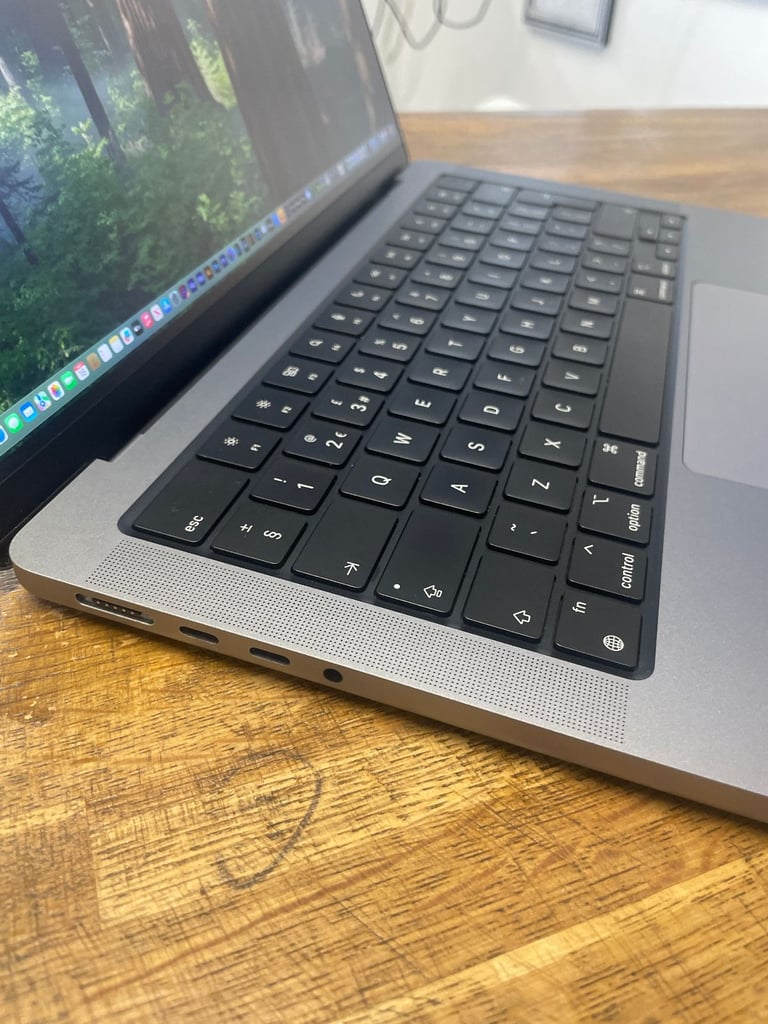 14" Apple MacBook Pro M2 Pro 3.5GHz 16GB RAM 512 GB SSD Logic Pro Ableton 11 Waves Antares Auto-Tune