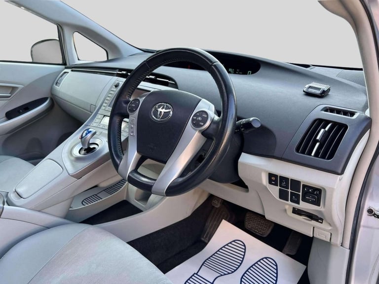 2013 Toyota Prius  1.8 VVT-h T Spirit CVT Euro 5 (s/s) 5dr Hatchback HYBRID ELECTRIC Automatic