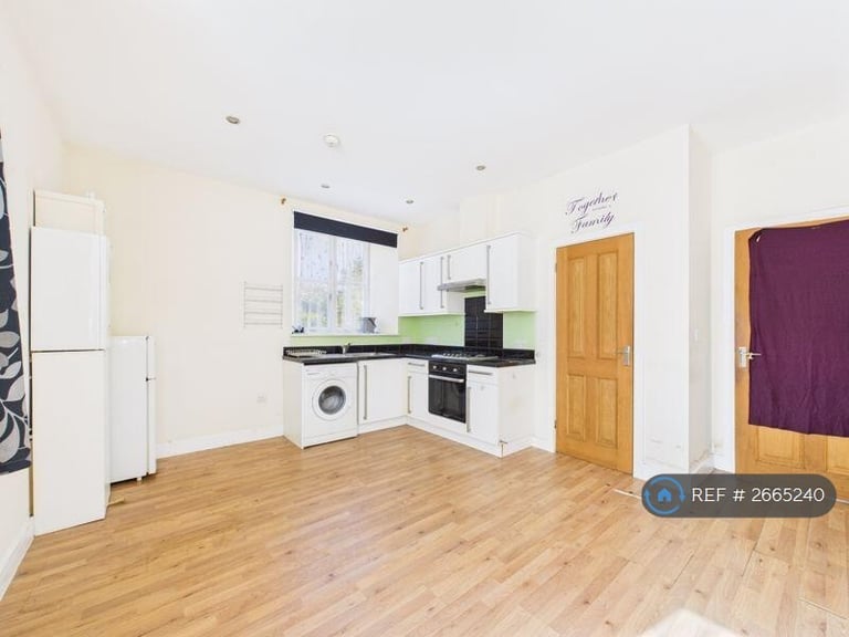 1 bedroom flat in Plen An Varghas, Camborne, TR14 (1 bed) (#2665240)