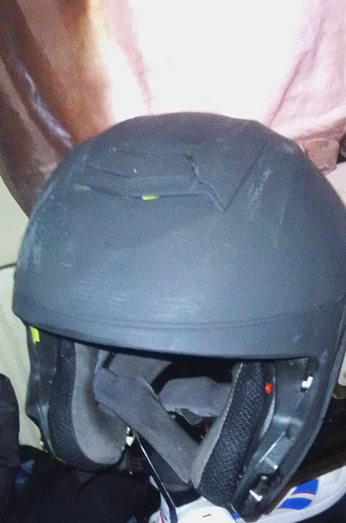 MOTORBIKE HELMET WITH EXTRA SIDE PROTECTION SIZE M/l
