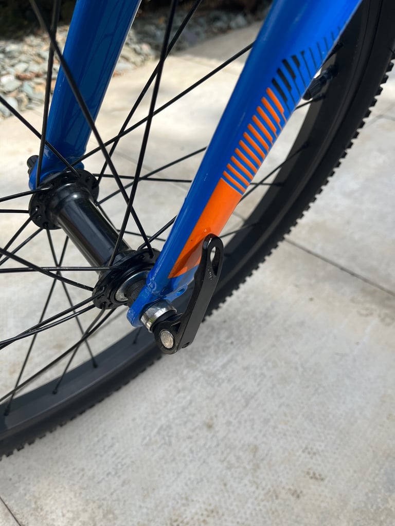 Practically new. Cannondale, Quick, Childs Mountain Bike, Electric Blue. 