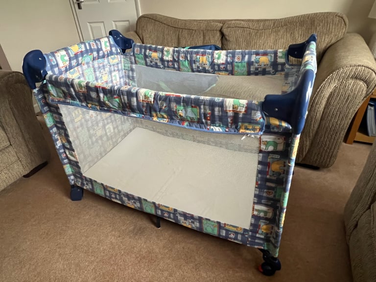 Brevi hotsell travel cot