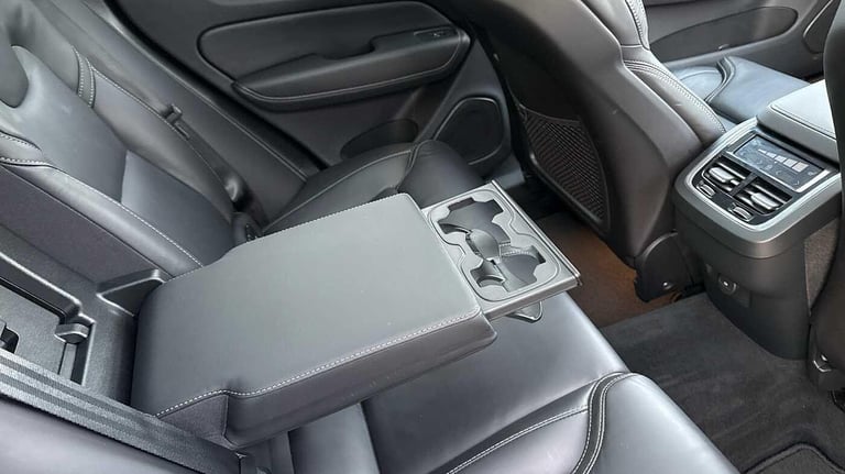 2024 Volvo XC60 Ultimate, B5 AWD Mild hybrid, Petrol, Dark ESTATE Petrol/Electric Hybrid Automatic