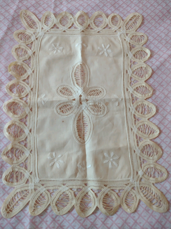 Unused Vintage Dresser Cloth, with a Beautiful Openwork Lace design!! 