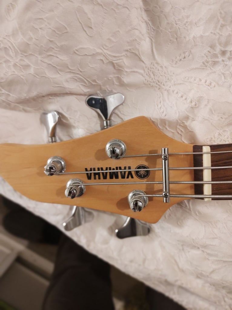 Yamaha RBX170 4 String Bass. Line 6 LD 15watt Bass Amp. Both in Mint Condition . Lots of Extras
