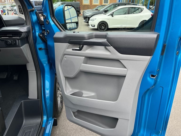 2025 Ford Transit Custom E-Transit Custom Limited DCiV 320 L1 65kWh 100kw 136 RWD 1 Speed Automat...