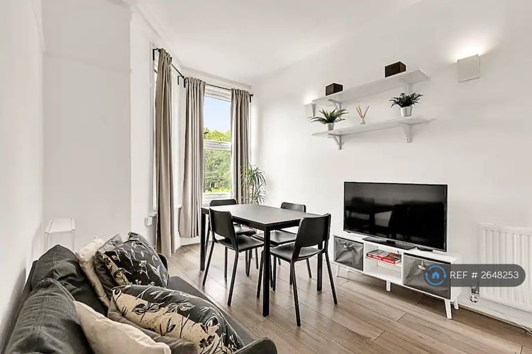3 bedroom flat in The Vale, London, W3 (3 bed) (#2648253)