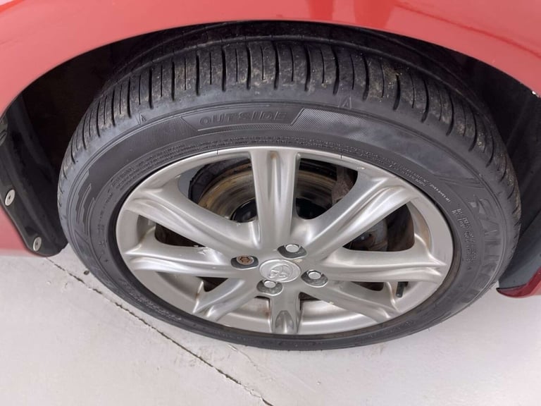 2012 Toyota Yaris 1.3 Yaris SR VVT-i 5dr Hatchback Petrol Manual