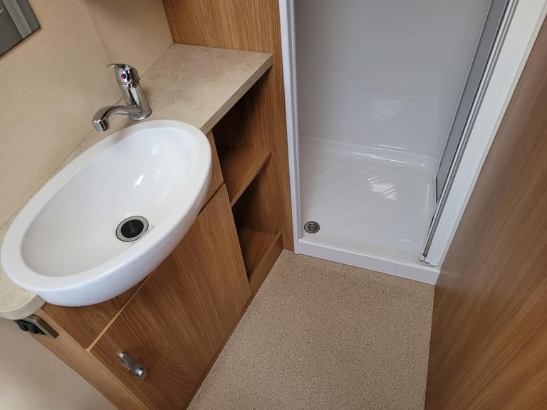 Swift Challenger Sport 584 2013 Single Axle 4 Berth - Motor Mover, Island Bed