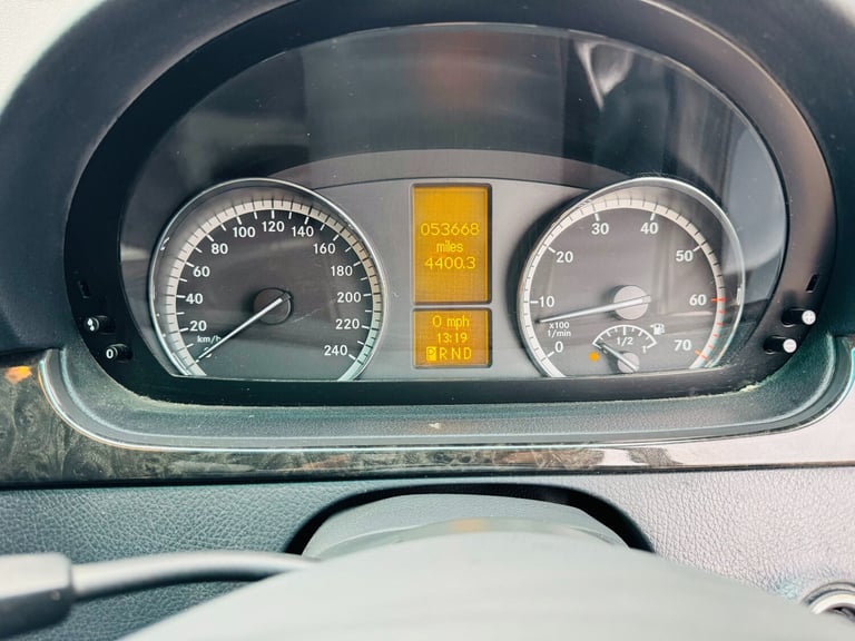 FRESH IMPORT 2009 59 PLATE MERCEDES V 350 AMBIENTE 3.5 V6 AUTO ULEZ COMPLIANT