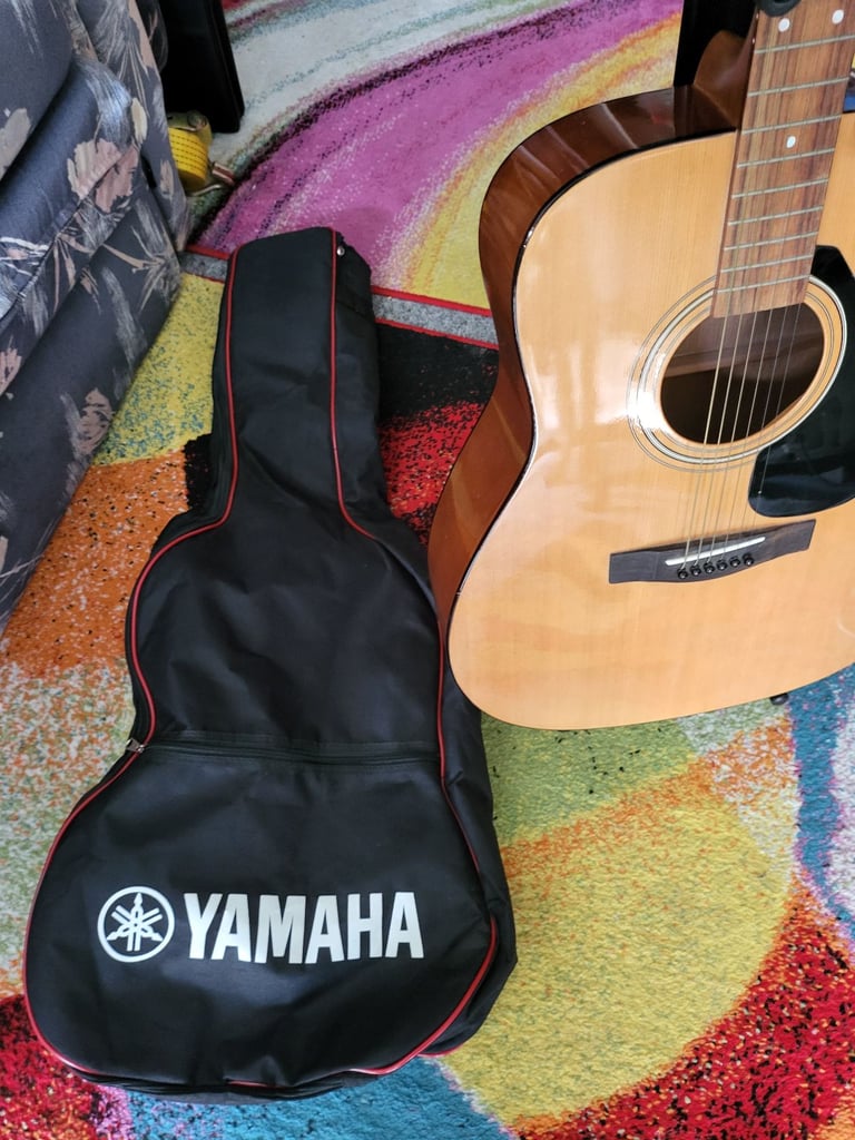 For Sale: Yamaha F310 Acoustic Guitar - Very Good Condition