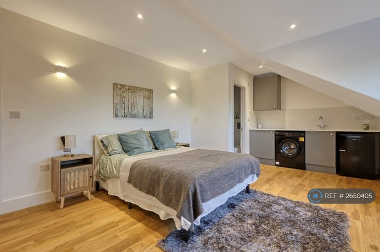 image for 1 bedroom in Far Way, Hornchurch, RM11 (#2650405)