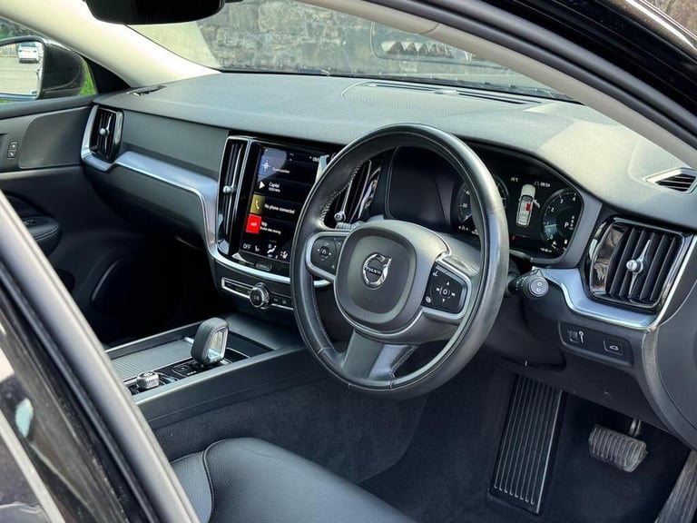 2021 Volvo V60 2.0 B3 MHEV Momentum Auto Euro 6 (s/s) 5dr ESTATE Petrol/Electric Hybrid Automatic